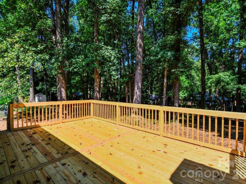 1440 Mcilroy Road, Charlotte, NC 28212.  MLS# CAR4420925, YatesRealty ID 49107. 