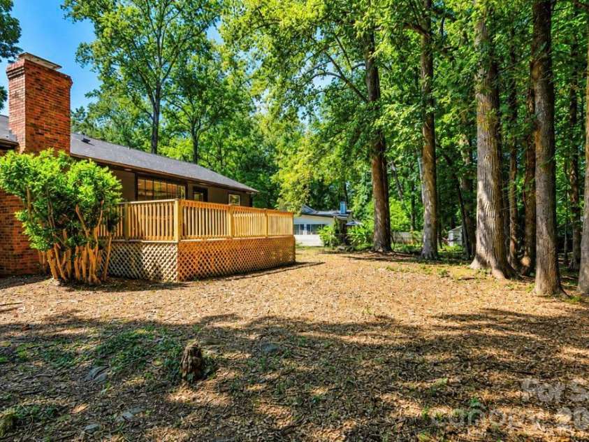 1440 Mcilroy Road, Charlotte, NC 28212.  MLS# CAR4420925, YatesRealty ID 49107. 