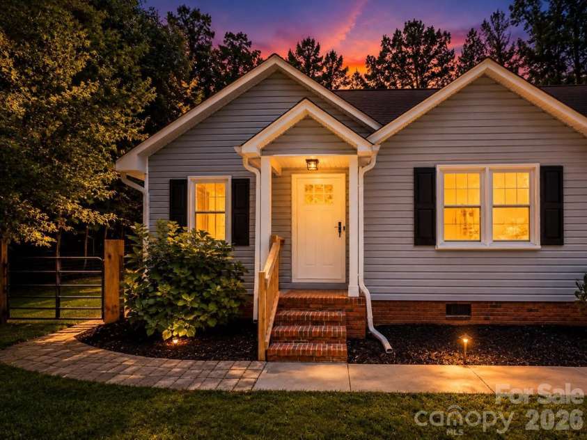 806 Costner Street, Lowell, NC 28098.  MLS# CAR4421101, YatesRealty ID 49108. 