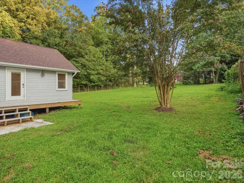806 Costner Street, Lowell, NC 28098.  MLS# CAR4421101, YatesRealty ID 49108. 