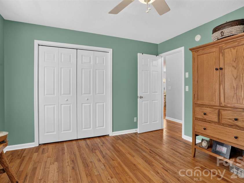 50 Autumn View Drive, Hendersonville, NC 28792.  MLS# CAR4420774, YatesRealty ID 49109. 