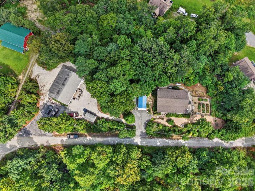 50 Autumn View Drive, Hendersonville, NC 28792.  MLS# CAR4420774, YatesRealty ID 49109. 