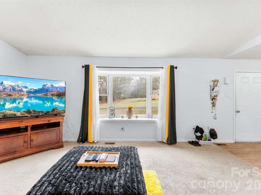 1304 Cambridge Drive, Shelby, NC 28152.  MLS# CAR4342761, YatesRealty ID 4911. 