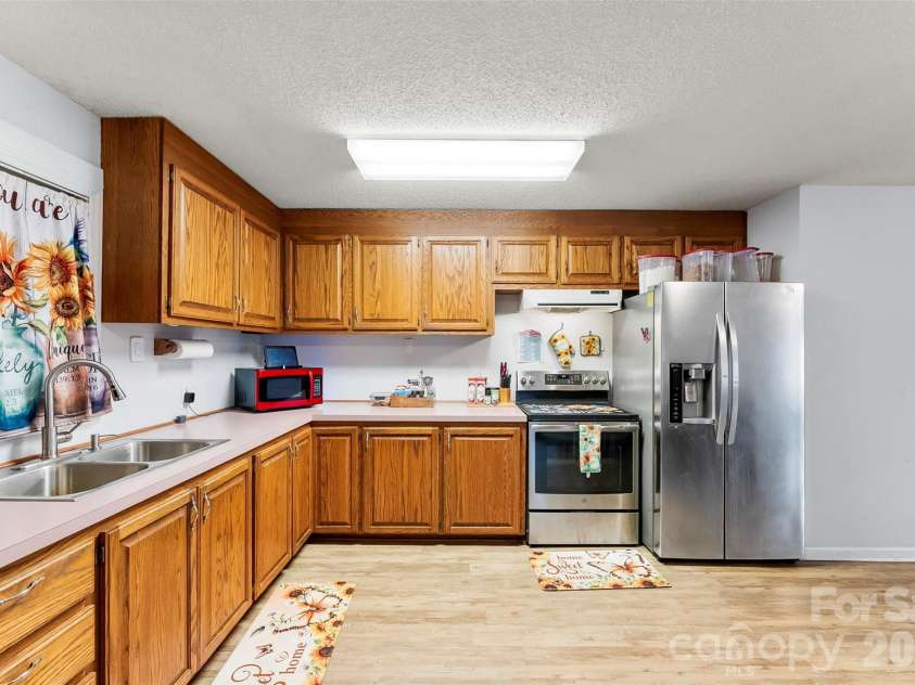 1304 Cambridge Drive, Shelby, NC 28152.  MLS# CAR4342761, YatesRealty ID 4911. 