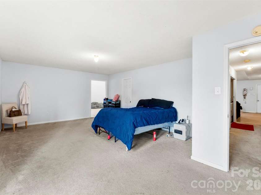 1304 Cambridge Drive, Shelby, NC 28152.  MLS# CAR4342761, YatesRealty ID 4911. 