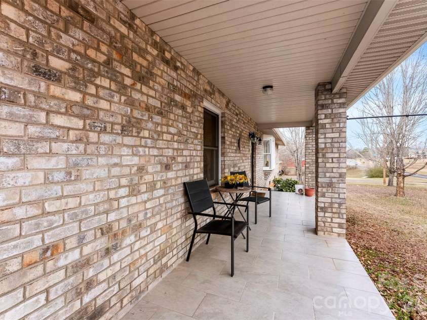 1304 Cambridge Drive, Shelby, NC 28152.  MLS# CAR4342761, YatesRealty ID 4911. 