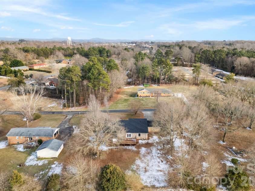 1304 Cambridge Drive, Shelby, NC 28152.  MLS# CAR4342761, YatesRealty ID 4911. 