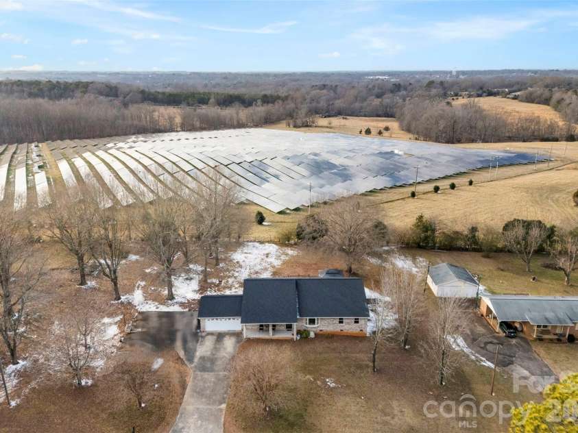 1304 Cambridge Drive, Shelby, NC 28152.  MLS# CAR4342761, YatesRealty ID 4911. 