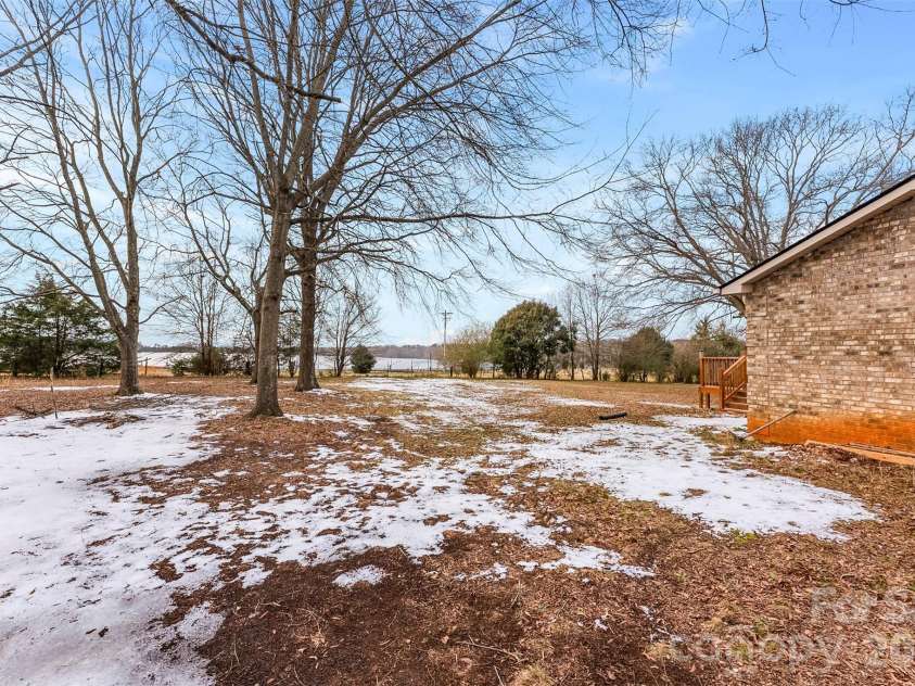 1304 Cambridge Drive, Shelby, NC 28152.  MLS# CAR4342761, YatesRealty ID 4911. 