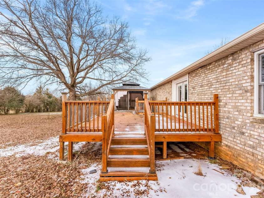 1304 Cambridge Drive, Shelby, NC 28152.  MLS# CAR4342761, YatesRealty ID 4911. 