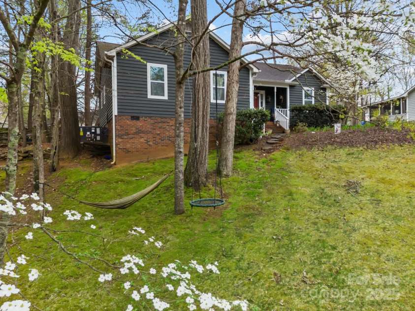 813 Deer Path Place, Mooresville, NC 28115.  MLS# CAR4243491, YatesRealty ID 4911. 