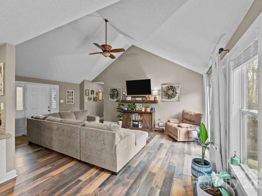 813 Deer Path Place, Mooresville, NC 28115.  MLS# CAR4243491, YatesRealty ID 4911. 