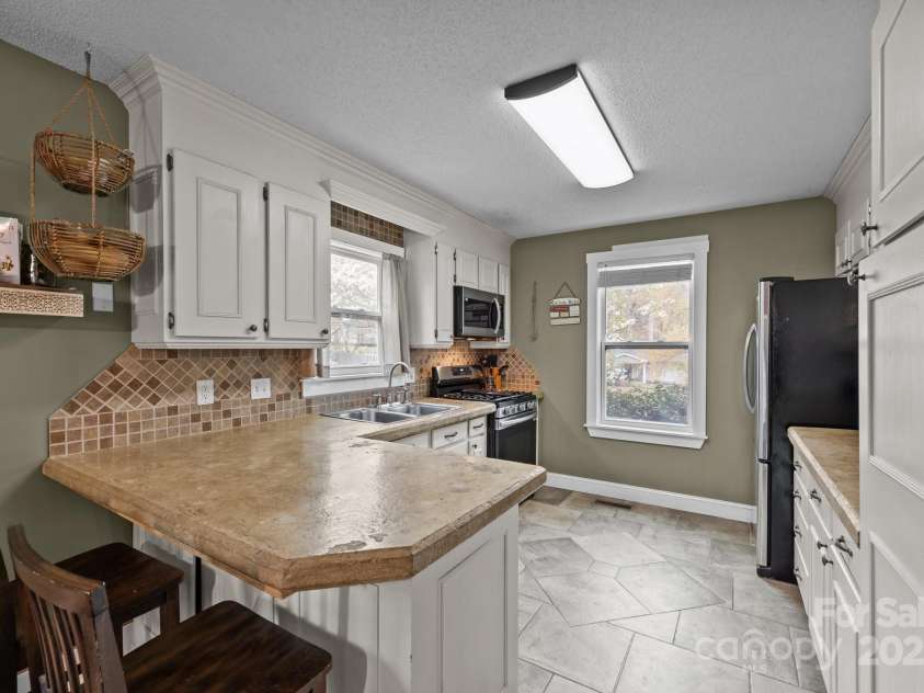 813 Deer Path Place, Mooresville, NC 28115.  MLS# CAR4243491, YatesRealty ID 4911. 