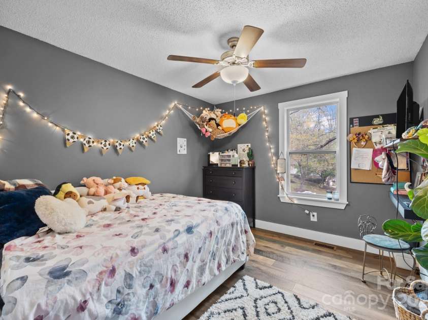 813 Deer Path Place, Mooresville, NC 28115.  MLS# CAR4243491, YatesRealty ID 4911. 