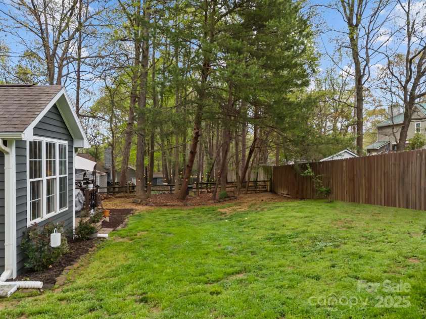 813 Deer Path Place, Mooresville, NC 28115.  MLS# CAR4243491, YatesRealty ID 4911. 