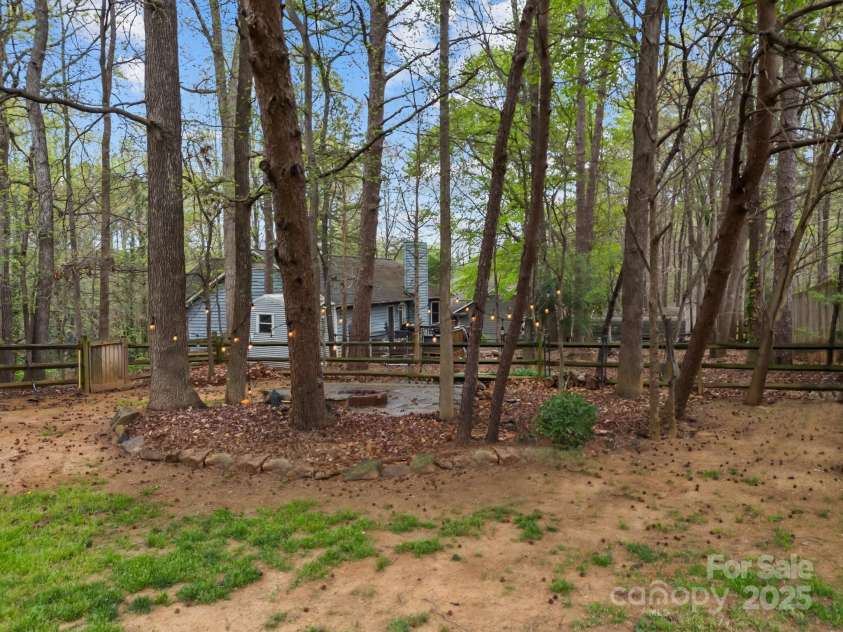813 Deer Path Place, Mooresville, NC 28115.  MLS# CAR4243491, YatesRealty ID 4911. 