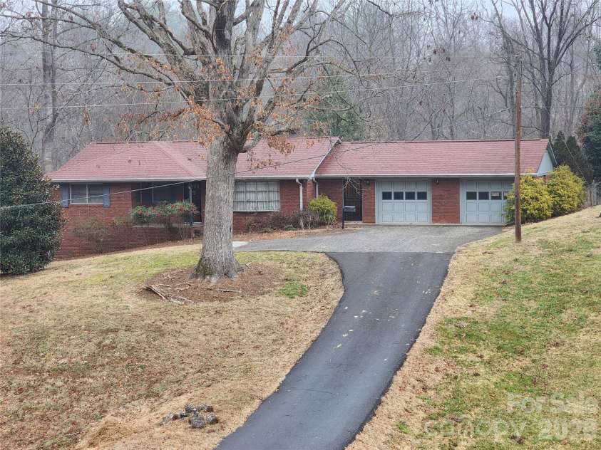 865 Armory Road, North Wilkesboro, NC 28659.  MLS# CAR4336066, YatesRealty ID 4911. 