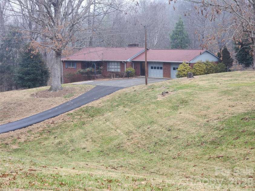 865 Armory Road, North Wilkesboro, NC 28659.  MLS# CAR4336066, YatesRealty ID 4911. 