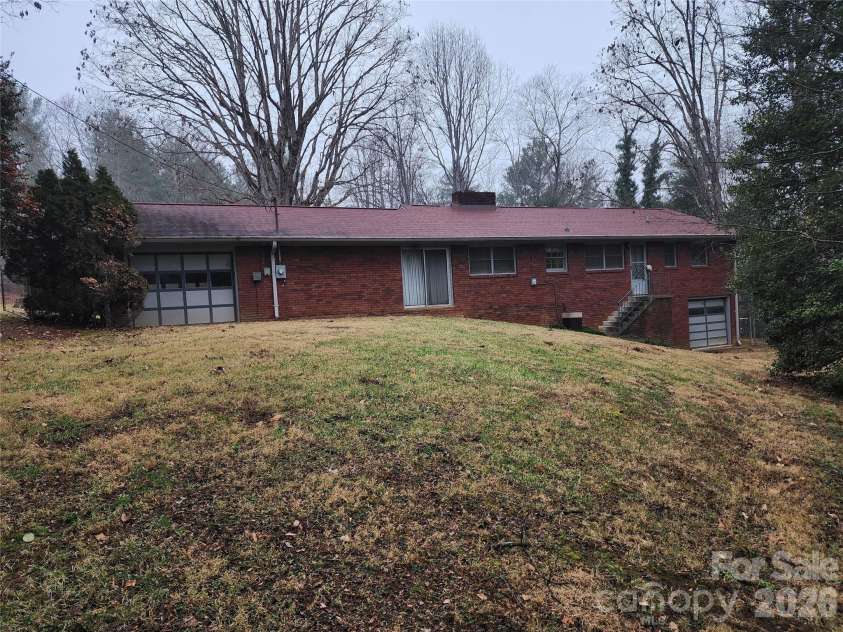 865 Armory Road, North Wilkesboro, NC 28659.  MLS# CAR4336066, YatesRealty ID 4911. 