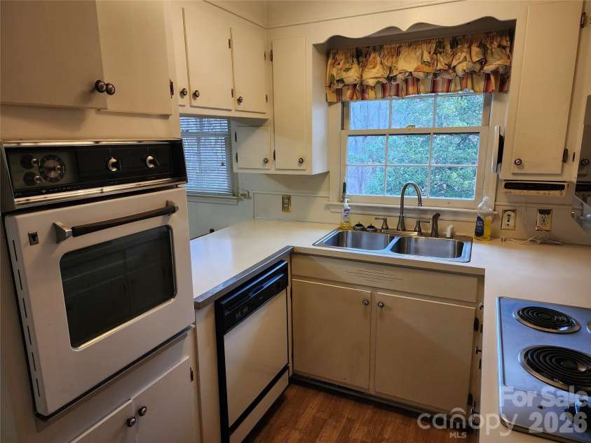 865 Armory Road, North Wilkesboro, NC 28659.  MLS# CAR4336066, YatesRealty ID 4911. 