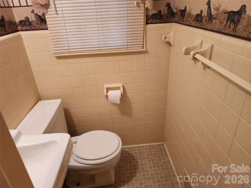 865 Armory Road, North Wilkesboro, NC 28659.  MLS# CAR4336066, YatesRealty ID 4911. 