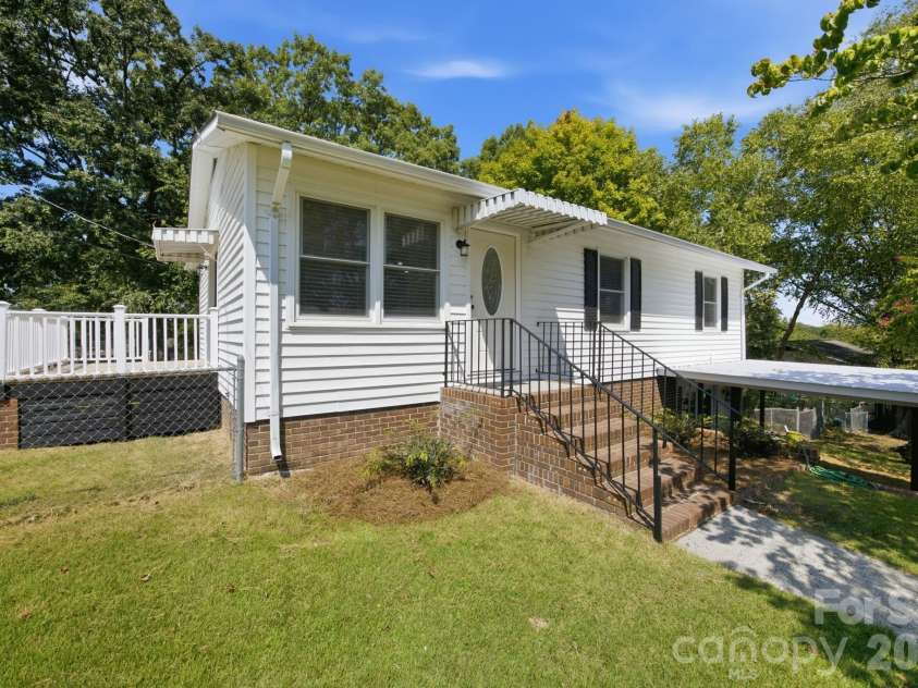 1720 Valwood Street, Kannapolis, NC 28083.  MLS# CAR4420643, YatesRealty ID 49110. 