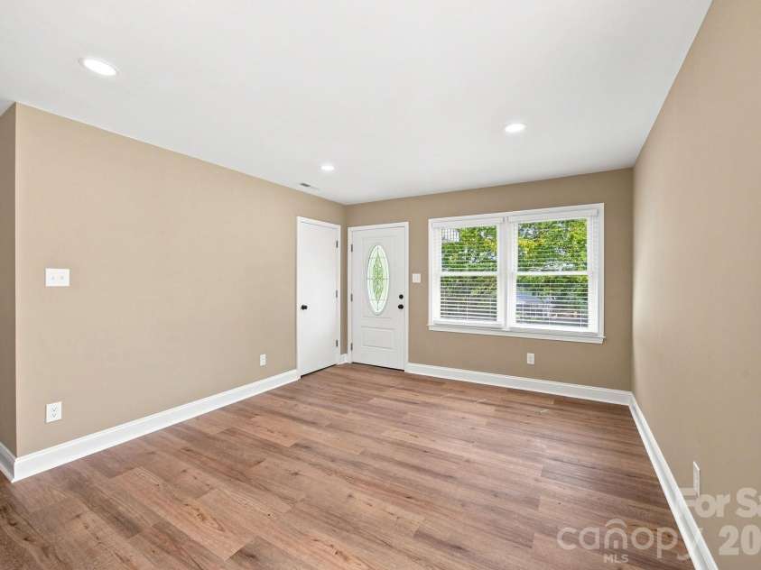 1720 Valwood Street, Kannapolis, NC 28083.  MLS# CAR4420643, YatesRealty ID 49110. 