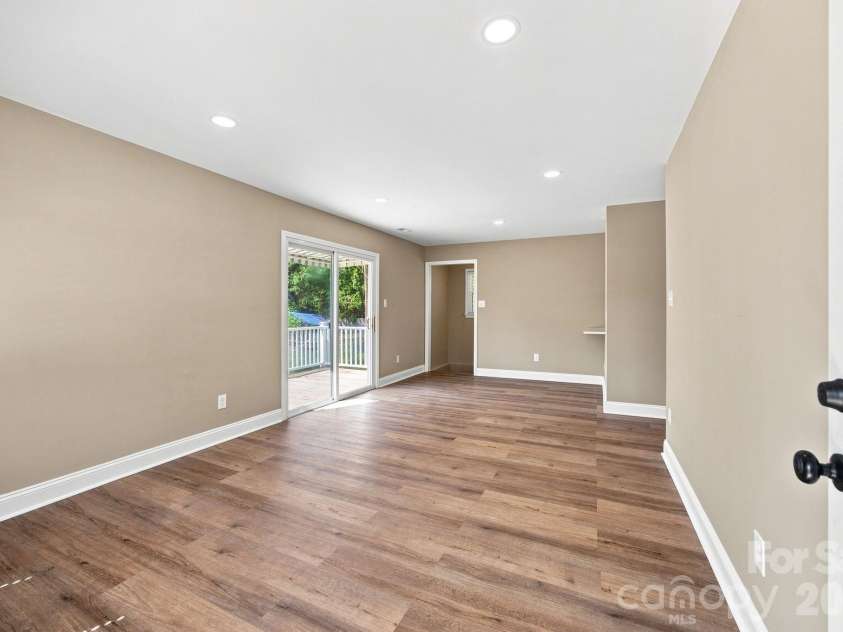 1720 Valwood Street, Kannapolis, NC 28083.  MLS# CAR4420643, YatesRealty ID 49110. 