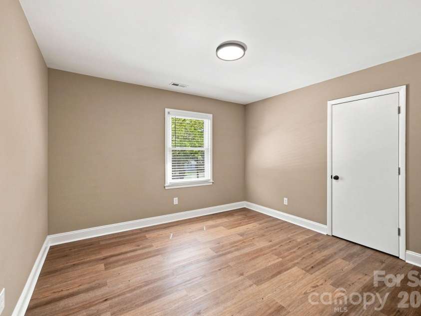 1720 Valwood Street, Kannapolis, NC 28083.  MLS# CAR4420643, YatesRealty ID 49110. 
