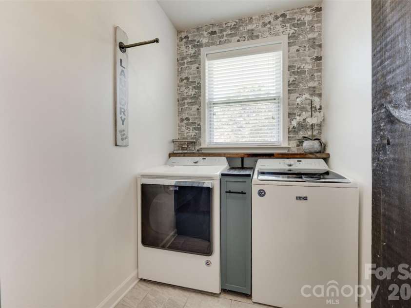 305 Laurel Bay Street, Concord, NC 28027.  MLS# CAR4420470, YatesRealty ID 49111. 