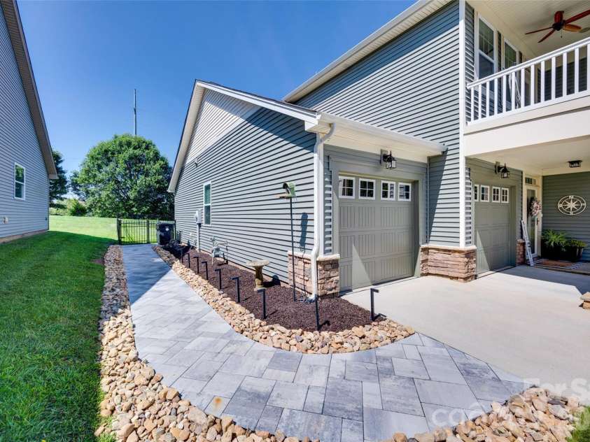 305 Laurel Bay Street, Concord, NC 28027.  MLS# CAR4420470, YatesRealty ID 49111. 