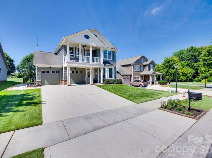 305 Laurel Bay Street, Concord, NC 28027.  MLS# CAR4420470, YatesRealty ID 49111. 