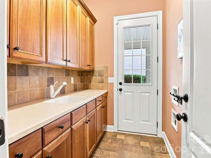 155 Black Mountain Drive, Fort Mill, SC 29708.  MLS# CAR4420425, YatesRealty ID 49113. Butler panrty