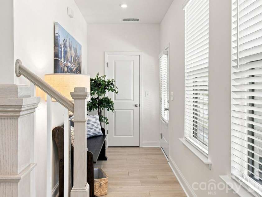 6007 Mariemont Circle, Charlotte, NC 28226.  MLS# CAR4420160, YatesRealty ID 49115. 