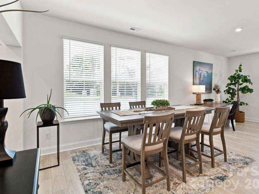 6007 Mariemont Circle, Charlotte, NC 28226.  MLS# CAR4420160, YatesRealty ID 49115. 