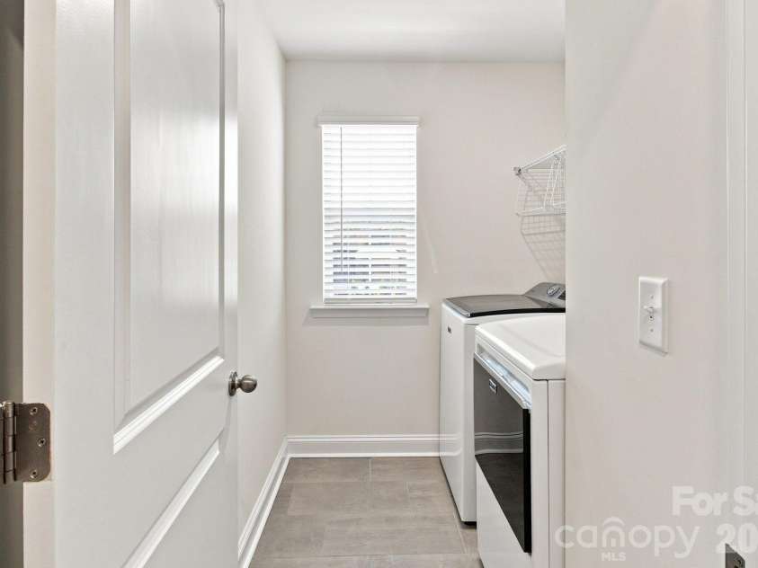 6007 Mariemont Circle, Charlotte, NC 28226.  MLS# CAR4420160, YatesRealty ID 49115. 