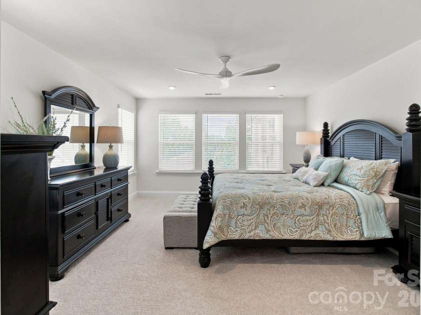 6007 Mariemont Circle, Charlotte, NC 28226.  MLS# CAR4420160, YatesRealty ID 49115. 
