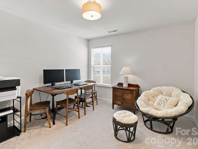 6007 Mariemont Circle, Charlotte, NC 28226.  MLS# CAR4420160, YatesRealty ID 49115. 