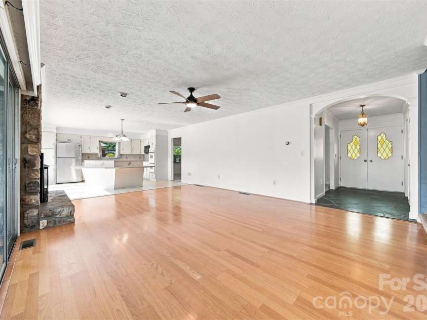 2796 Lakeview Drive, Lenoir, NC 28645.  MLS# CAR4420091, YatesRealty ID 49116. 