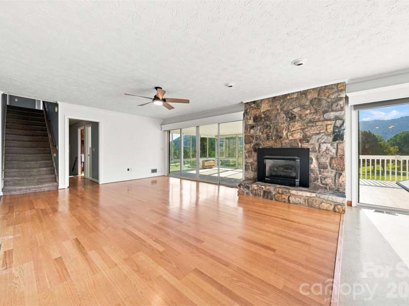 2796 Lakeview Drive, Lenoir, NC 28645.  MLS# CAR4420091, YatesRealty ID 49116. 