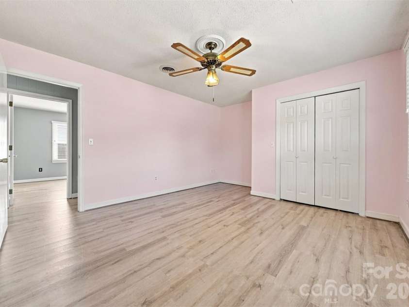 2796 Lakeview Drive, Lenoir, NC 28645.  MLS# CAR4420091, YatesRealty ID 49116. 