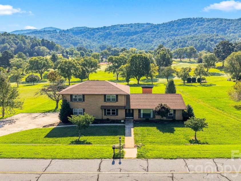 2796 Lakeview Drive, Lenoir, NC 28645.  MLS# CAR4420091, YatesRealty ID 49116. 