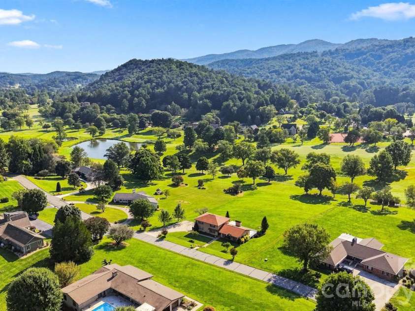 2796 Lakeview Drive, Lenoir, NC 28645.  MLS# CAR4420091, YatesRealty ID 49116. 