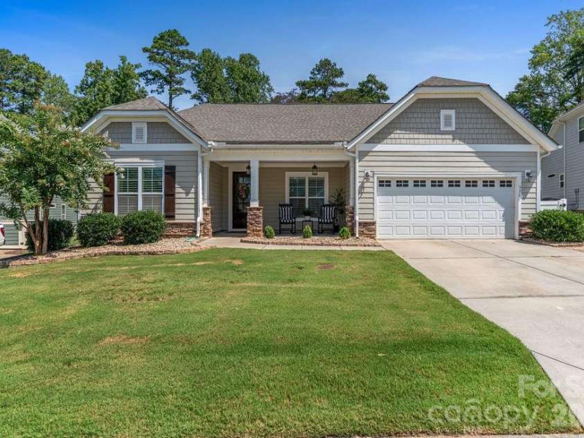 378 Broadleaf Drive, Denver, NC 28037.  MLS# CAR4419947, YatesRealty ID 49118. 