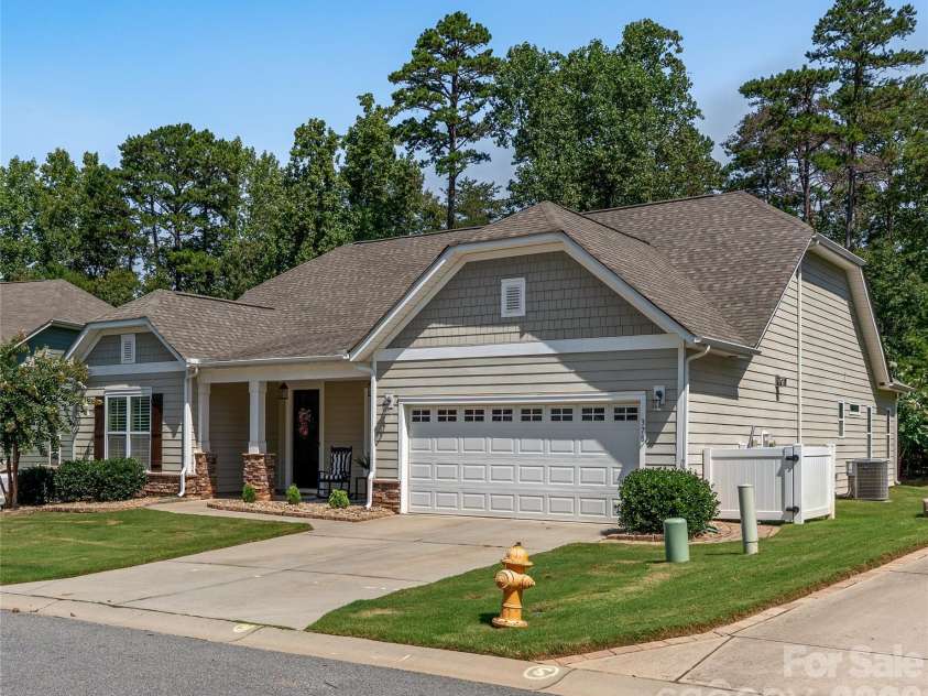378 Broadleaf Drive, Denver, NC 28037.  MLS# CAR4419947, YatesRealty ID 49118. 