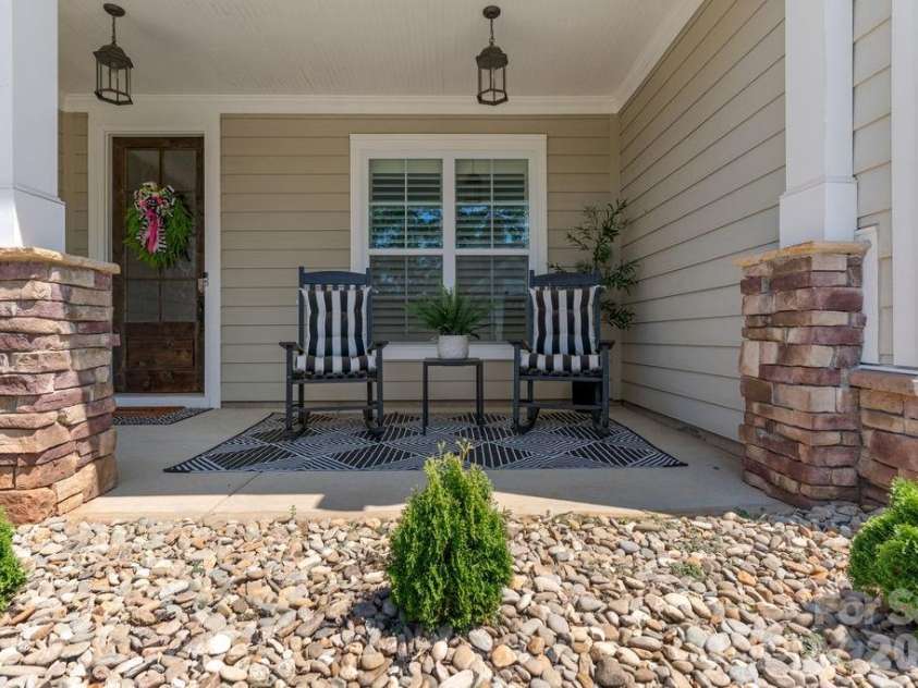 378 Broadleaf Drive, Denver, NC 28037.  MLS# CAR4419947, YatesRealty ID 49118. 