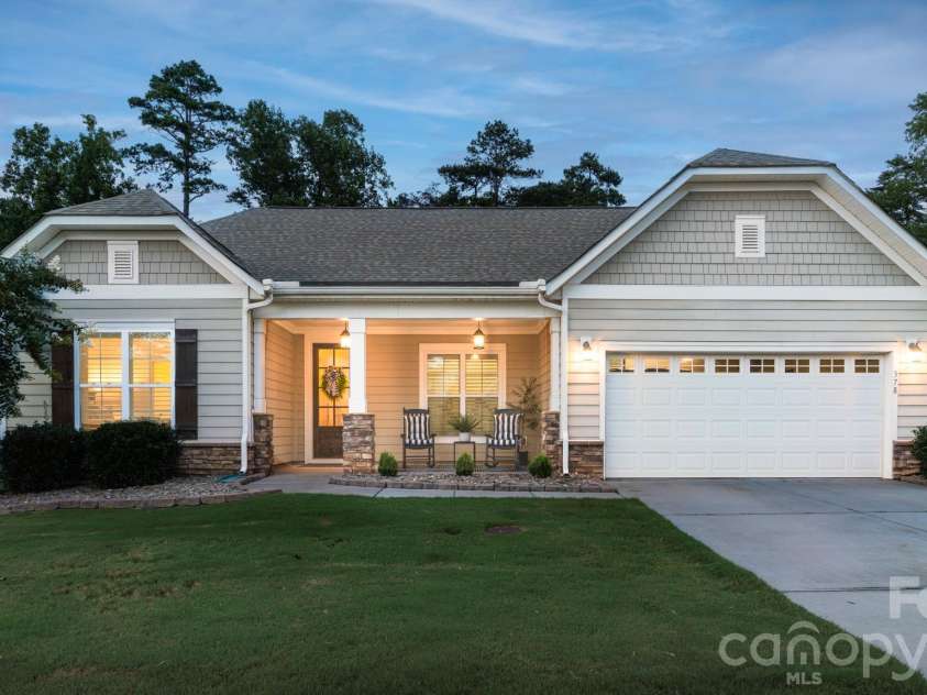378 Broadleaf Drive, Denver, NC 28037.  MLS# CAR4419947, YatesRealty ID 49118. 