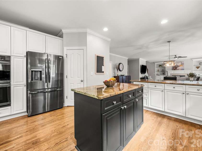 15812 Glen Miro Drive, Huntersville, NC 28078.  MLS# CAR4419834, YatesRealty ID 49119. 