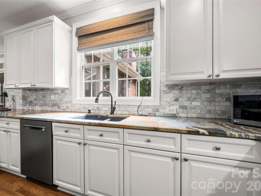 15812 Glen Miro Drive, Huntersville, NC 28078.  MLS# CAR4419834, YatesRealty ID 49119. 