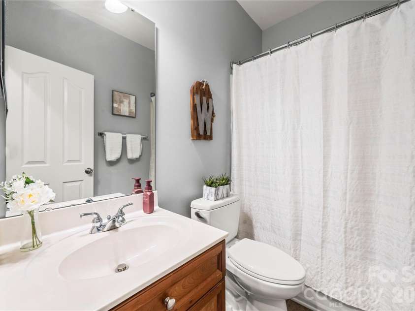 15812 Glen Miro Drive, Huntersville, NC 28078.  MLS# CAR4419834, YatesRealty ID 49119. 
